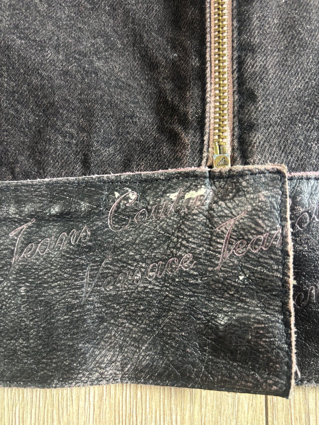 Veste Versace en jean noire délavée effet rose💫