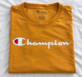 T-shirt Champion Script jaune moutarde💫